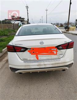 نيسان ألتيما